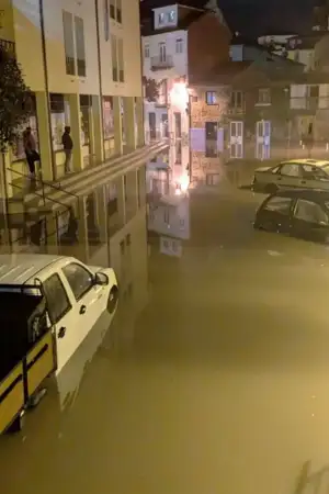 Dezenas de casas inundadas em Ponte de Lima devido à chuva forte e várias estradas cortadas em Arcos de Valdevez e Caminha